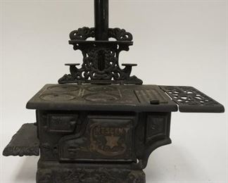 1060	ANTIQUE SALESMAN SAMPLE CAST IRON STOVE * CRESCENT*
