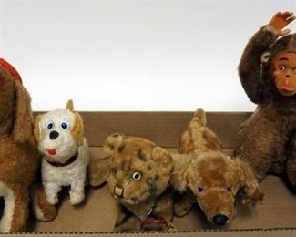 1074 ASSORTMENT OF VINTAGE STUFFED ANIMALS, SOME WIND UP
