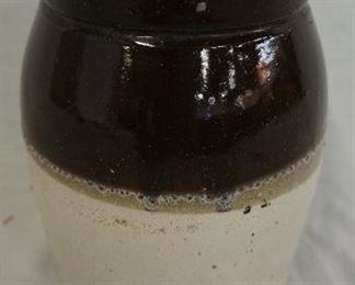 1112 2 TONE STONEWARE CROCK
