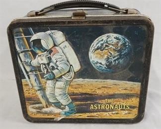 1130 THE ASTRONAUTS TIN LUNCH BOX
