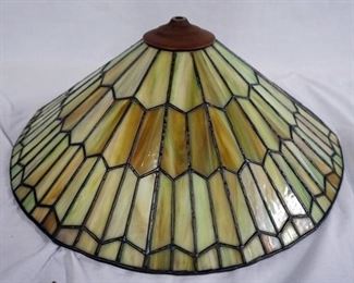 1134 GREEN SLAG LAMP SHADE SMALL PIECES, 21 1/4 IN

