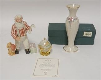 1239 LENOX SANTA & BUD VASE, *SANTAS FLIGHT PLAN* HAS GLOBE & CERTIFICATE
