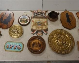 1260 LOT OF VINTAGE DECORATIVE COUNTRY ITEMS 
