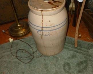 vintage crock (that's dirt, not cracks)