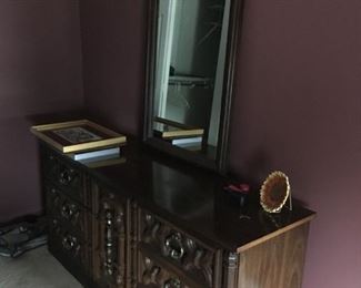 . . . this dresser matches the earlier chest of drawers
