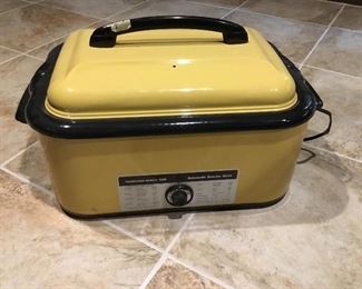 Vintage Harvest Gold Hamilton Beach Automatic Roaster Oven 