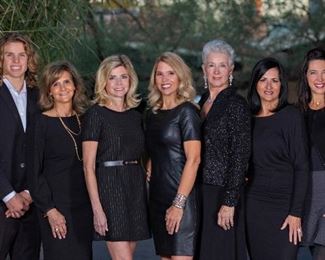 Our Great AZ Estate Sales team ready time help you at our sales. 