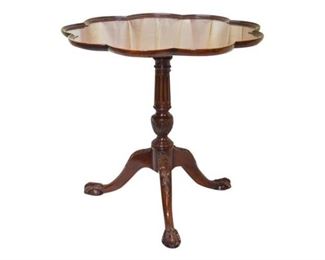 5. Chippendale Style Scalloped Edge Side Table