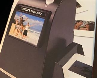 Film and slide scanner