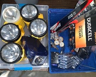 Batteries, light bulbs and flashlights -NIB