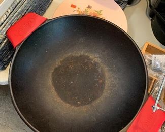 Lodge Wok cast iron