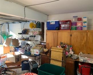 a view of the garage