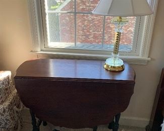 gate leg folding table