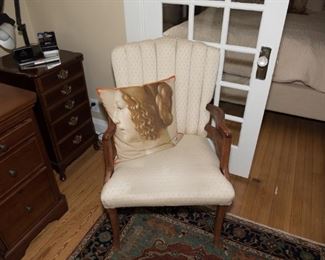 White Tufted Upholstered Victorian Sitting Chair 