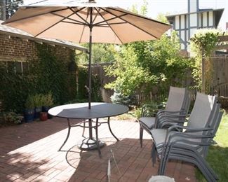 Outdoor Patio Set with Umbrella