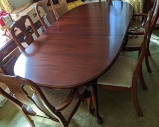 Dinner Table with 6 chairs, and 3 Leaves
