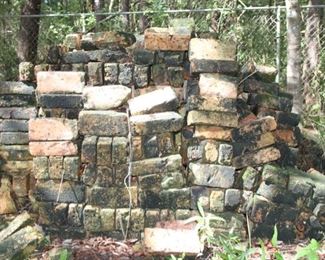 Item Offsite. Please call Lily Pads Interior Market (850) 897-7237 or Teresa (850) 830-5903 for appointment.           Chicago Brick