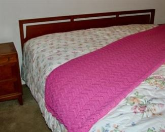 Item Offsite. Please call Lily Pads Interior Market (850) 897-7237 or Teresa (850) 830-5903 for appointment.