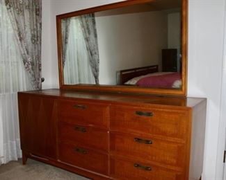 Item Offsite. Please call Lily Pads Interior Market (850) 897-7237 or Teresa (850) 830-5903 for appointment.  68"Lx20"Wx31"H  Mirror 57"x33"