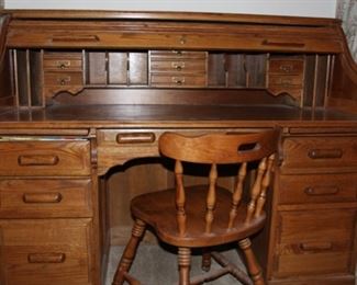 Item Offsite. Please call Lily Pads Interior Market (850) 897-7237 or Teresa (850) 830-5903 for appointment.  60"Lx27"Wx47"H