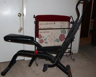 Item Offsite. Please call Lily Pads Interior Market (850) 897-7237 or Teresa (850) 830-5903 for appointment.