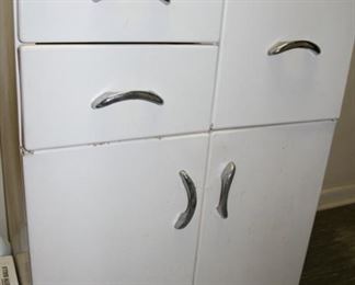 Item Offsite. Please call Lily Pads Interior Market (850) 897-7237 or Teresa (850) 830-5903 for appointment.  24"x20"x36"