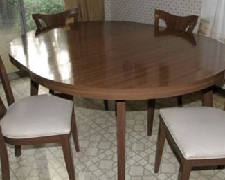 Item Offsite. Please call Lily Pads Interior Market (850) 897-7237 or Teresa (850) 830-5903 for appointment.  59"x48"x30" with 12" extension in.