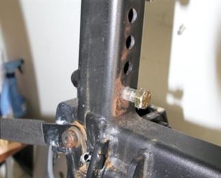 Item Offsite. Please call Lily Pads Interior Market (850) 897-7237 or Teresa (850) 830-5903 for appointment.