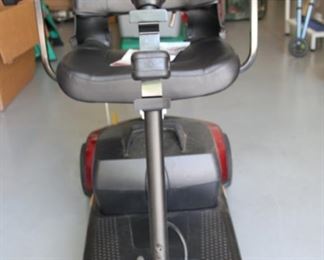 Item Offsite. Please call Lily Pads Interior Market (850) 897-7237 or Teresa (850) 830-5903 for appointment.