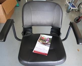 Item Offsite. Please call Lily Pads Interior Market (850) 897-7237 or Teresa (850) 830-5903 for appointment.