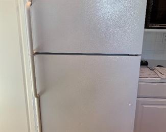 Maytag Plus refrigerator 21 cf