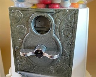 Vintage Pedestal Gum Ball Gumball Candy Dispenser Vending Machine Made In USA 7.5 x 40 tall D964