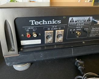 Technics SL-P1200 Class AA Professional CD Player #2 17x15x7 HxWxD D958