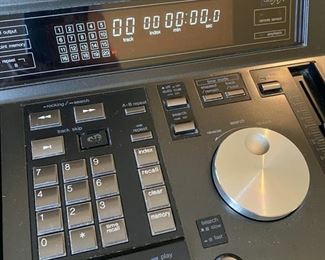 Technics SL-P1200 Class AA Professional CD Player #2 17x15x7 HxWxD D958