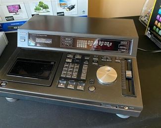 Technics SL-P1200 Class AA Professional CD Player #2 17x15x7 HxWxD D958