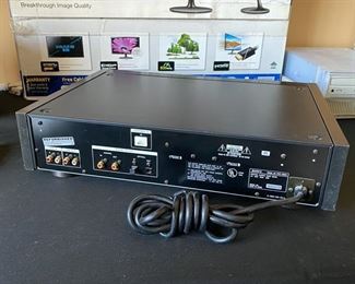 Sony DTC-59ES - Vintage DAT Cassette Player & Recorder 18x13x4.5 HxWxD D954