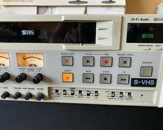 Panasonic AG-7350-P SVHS Professional Video Cassette Recorder 19x17x5 HxWxD D951