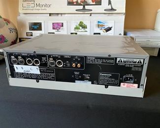 Panasonic Professional DAT (Digital Audio Tape) Player/Recorder (SV-3700) 19x12x5 HxWxD D950