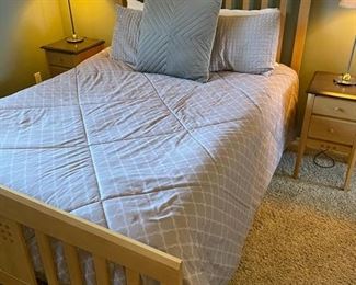 Queen size Baronet Maple bed with mattress 83x64x52 HxWxD D930