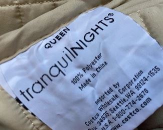 Queen size comforter, sheet & pillow set N/A D929