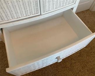 White wicker tall dresser three drawer 30x21x49.5 HxWxD D926