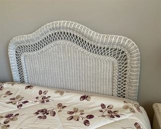 Queen size white wicker bed with mattress 86Lx59Wx54H D921