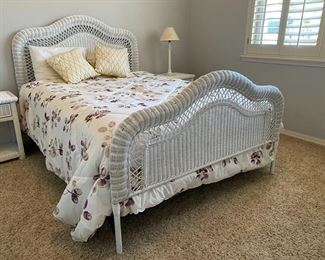 Queen size white wicker bed with mattress 86Lx59Wx54H D921