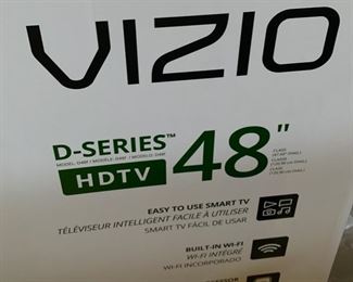Vizio 48in LED 1080p Smart HDTV TV D48f-EO 27x43x10in HxWxD 19659