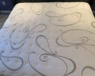 KING Roche Bobois Black Lacquer & Leather Bed w/ Sealy Performance Mattress 39x140x92in HxWxD 19603