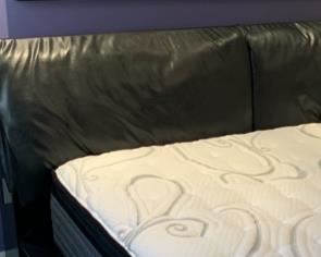 KING Roche Bobois Black Lacquer & Leather Bed w/ Sealy Performance Mattress 39x140x92in HxWxD 19603