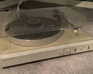 Harman Kardon T40 Turntable 5x17x15in HxWxD 19600