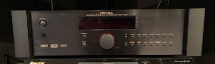 Rotel RSP-1068 Surround Sound Processor Preamp 4.5x17.13in HxWxD 19597
