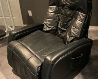 Panasonic EP1000 Massage Lounge Chair 41x33x38in HxWxD 19590