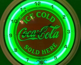 Ice Cold Coca-Cola Neon Sign/Clock 18in diameter x 4.5in d 19582